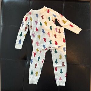 Hanna Andersson Cream Pajama Set with Multicolor Tree Print